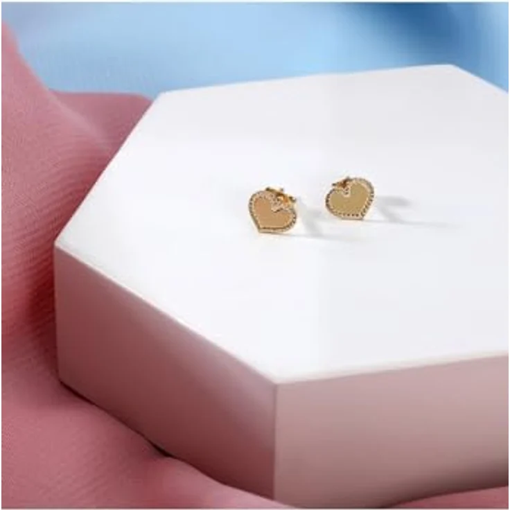 CHRIST Ohrstecker 88768221, 585er Gelbgold mit Herzdesign und spannendem Randmuster – Bild 3
