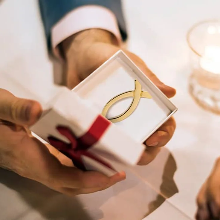 MaMeMi Anstecknadel ICHTHYS Fisch, goldfarbene religiöse PIN – 2 cm, ideales Geschenk zur Taufe, Konfirmation, Kommunion auf schöner Trägerkarte – Bild 3