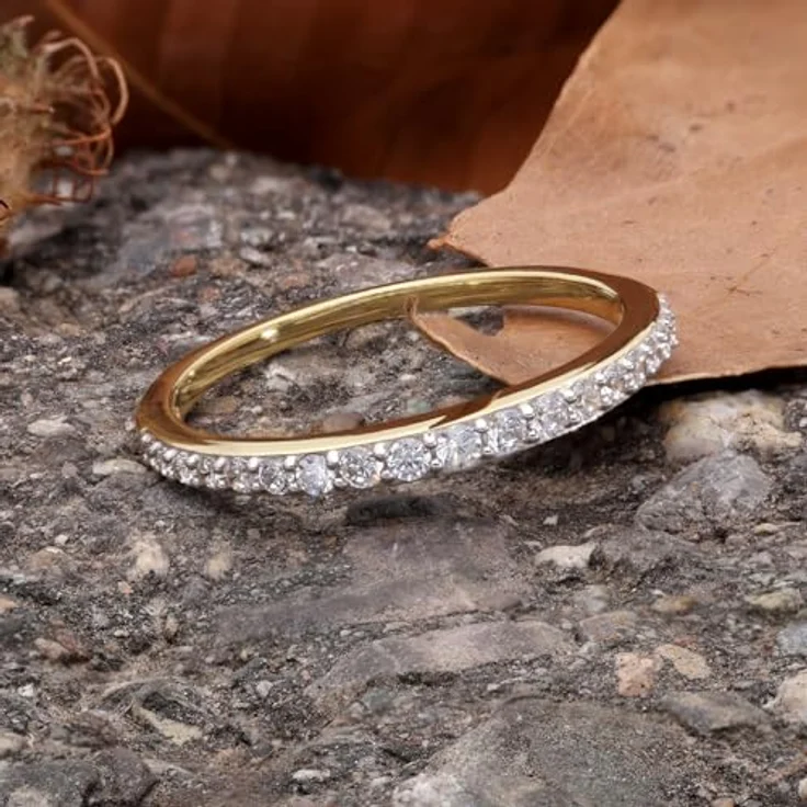 trendor Damenring Gold 333/8K mit Zirkonia, zeitloser Schmuckring für Frauen, Ringgröße 52/16,6, schmale Breite 2 mm, ideale Geschenkidee – Bild 3