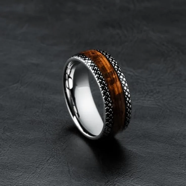 Holzkern Fingerring Sumo Whiskey, Herrenring aus Whiskeyholz und Wolfram, 8 mm breit, braun – Bild 5