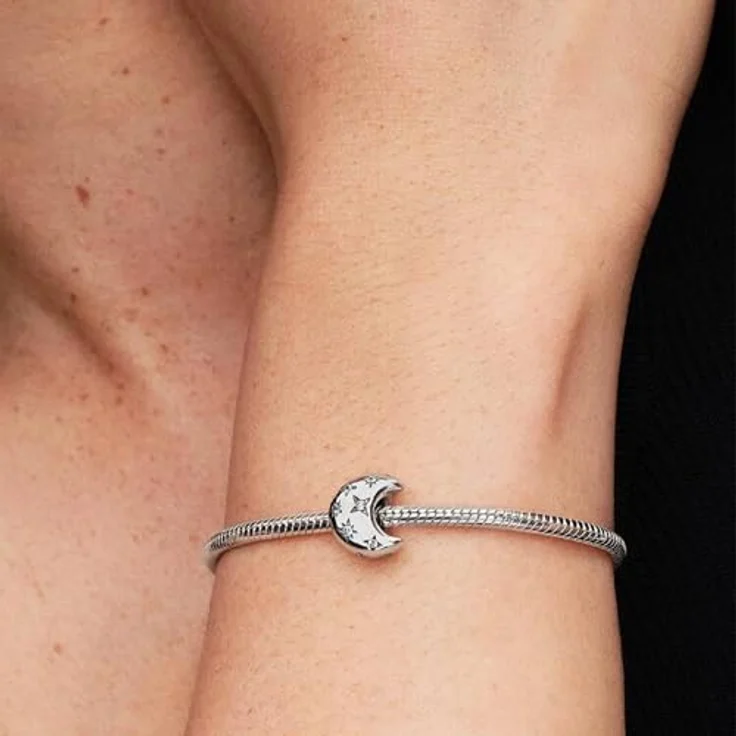 PANDORA Moments Mondsichel Charm, Sterling-Silber mit Zirkonia und Gravur „THE SKY IS THE LIMIT“, kompatibel mit Moments, 794254C01 – Bild 4