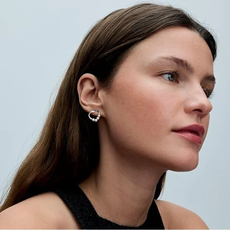 Pandora Essence Organisch Geformter Kreis Ohrringe mit behandelten Süßwasserzuchtperlen aus Sterling Silber und vergoldeter Metalllegierung, 293276C01 – Bild 2