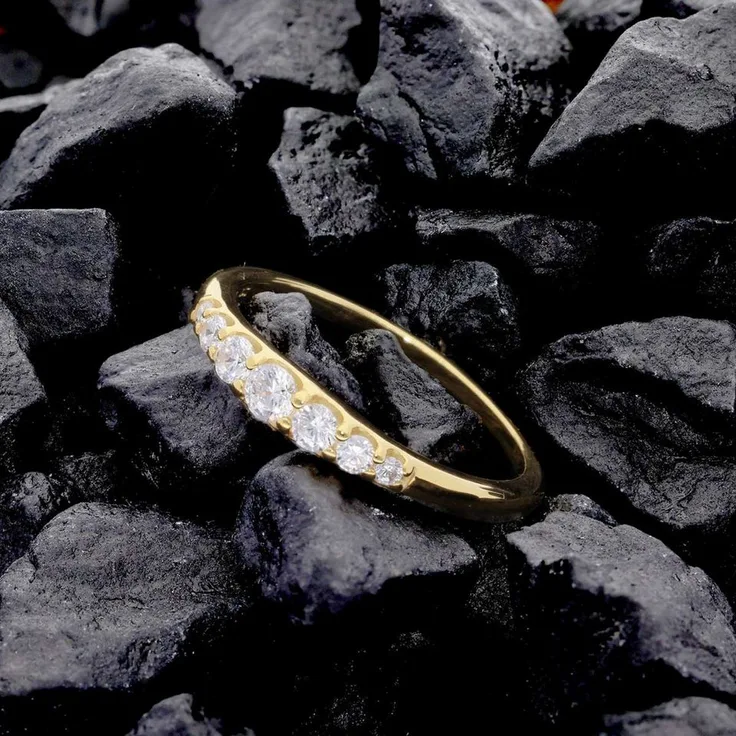Glizz Goldring GL8722, Damenring Gold 333/8K mit 7 Zirkonias in Pavé-Fassung, poliert