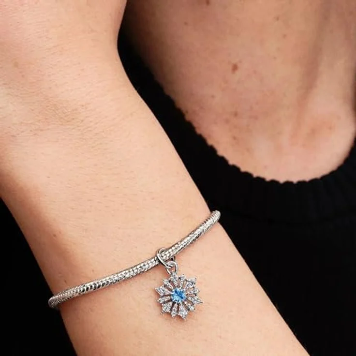 PANDORA Moments Disney Eiskönigin Elsa Schneeflocke Charm-Anhänger, Sterling-Silber mit eisblauen Kristallen und Zirkonia, kompatibel mit ME und Moments, 794209C01 – Bild 4