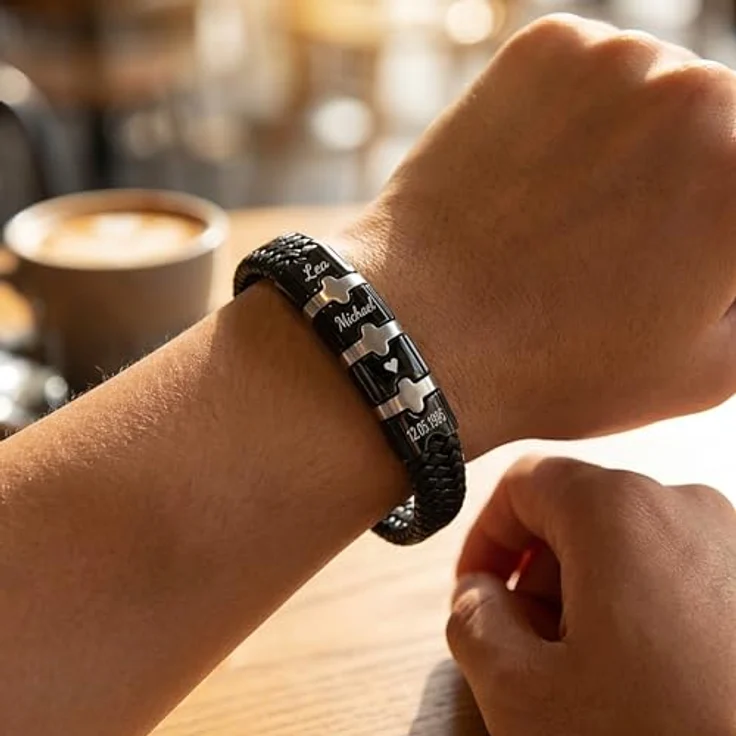 Q UNIQAL | Personalisiertes Lederarmband mit Gravur "SHAPE", Unisex, echtem Rindsleder, Magnetverschluss, 23 cm, handgemacht in Germany, inkl. Geschenkbox – Bild 5