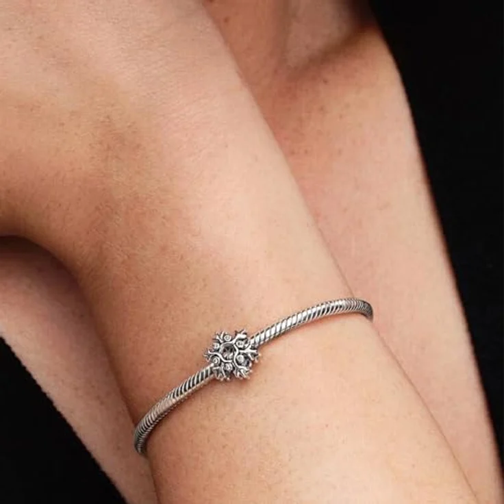 PANDORA Moments Schneeflocke Charm, Sterling-Silber mit Zirkonia, winterliches Design, kompatibel mit Moments, 794249C01 – Bild 4