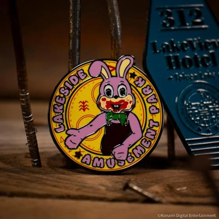FaNaTtik Silent Hill Robbie the Rabbit Limited Edition Emaille Pin Badge, nummeriert, 43 mm, hochwertiges Design, offizielles Lizenzprodukt, nur 5.000 Stück weltweit – Bild 4