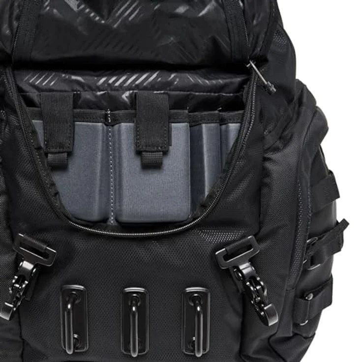 Oakley Herren Rucksack Kitchen Sink, vielseitiger Wanderrucksack mit gepolstertem Laptopfach für 43,2 cm (17 Zoll), Schwarz (Stealth Black) – Bild 4