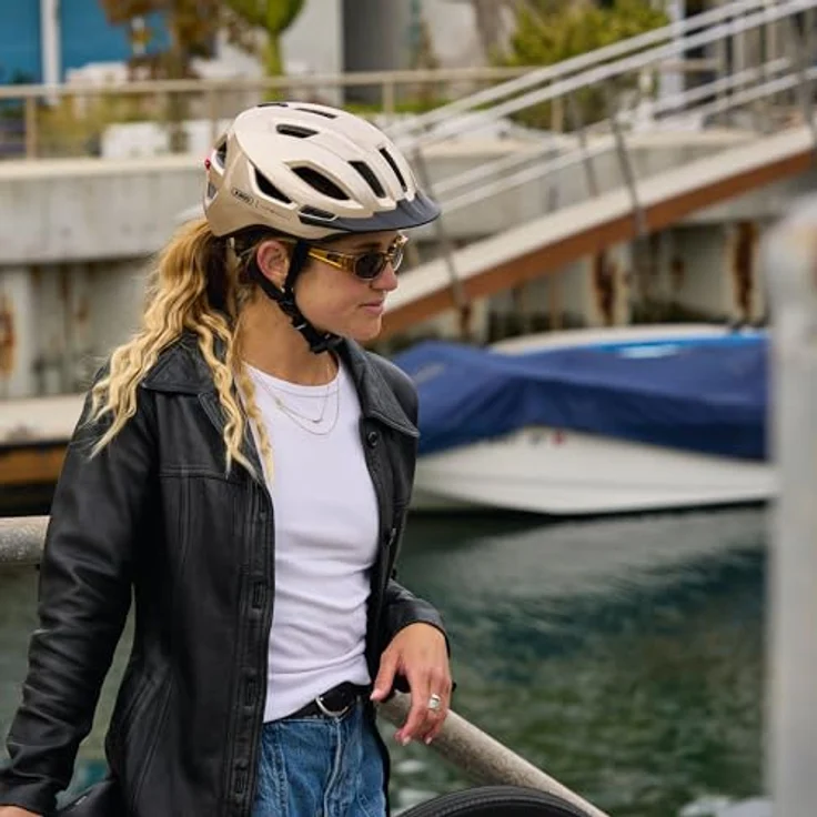 ABUS Urban-I 4.0 Fahrradhelm, mit aufladbarem Rücklicht, 2 Leuchtmodi, Zopf-Öffnung und magnetischem Verschluss, Größe L, beige – Bild 8