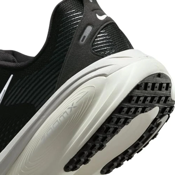 Nike Vomero 18, Laufschuhe in Black Coconut Milk, Light Iron Ore und Summit White mit optimierter Dämpfung und Atmungsaktivität – Bild 6