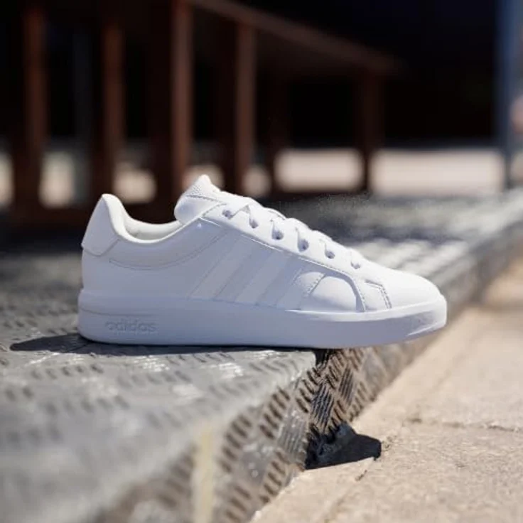 adidas Grand Court 3.0 JP9110, Laufschuhe für Kinder, strapazierfähiges Obermaterial, Gummi-Cupsohle – Bild 2