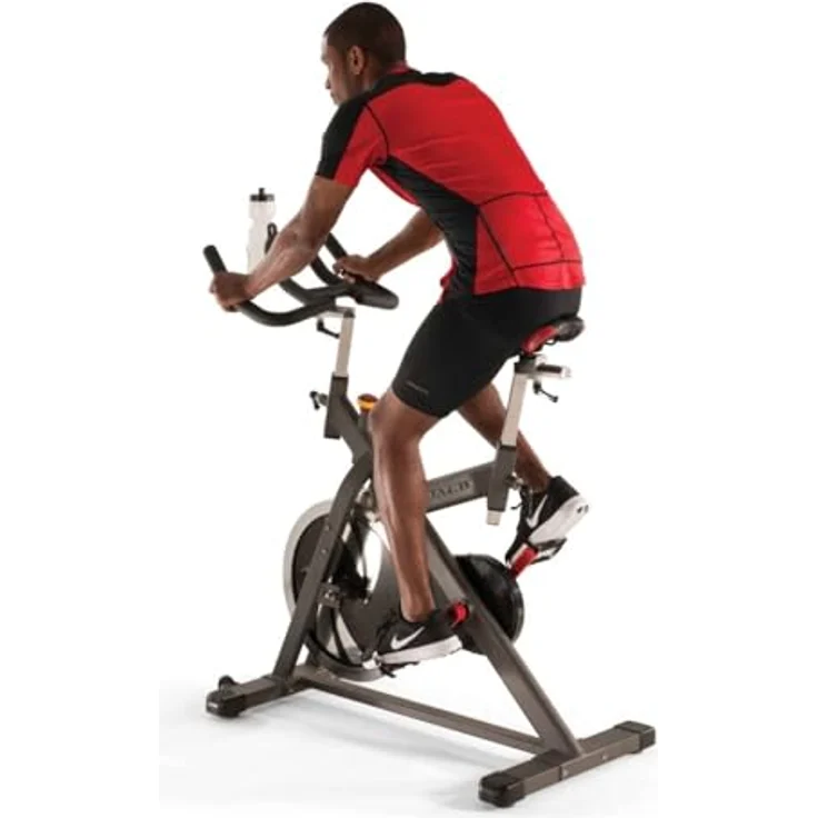 MATRIX Fitness Indoor Cycle ES, Ergometer mit 21kg Schwungrad, Microadjust-Widerstand und verstellbarem Sportsattel – Bild 2