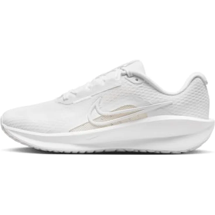 Nike Downshifter 13, Laufschuhe mit atmungsaktivem Obermaterial und nachhaltiger Dämpfung, Weiß – Bild 11