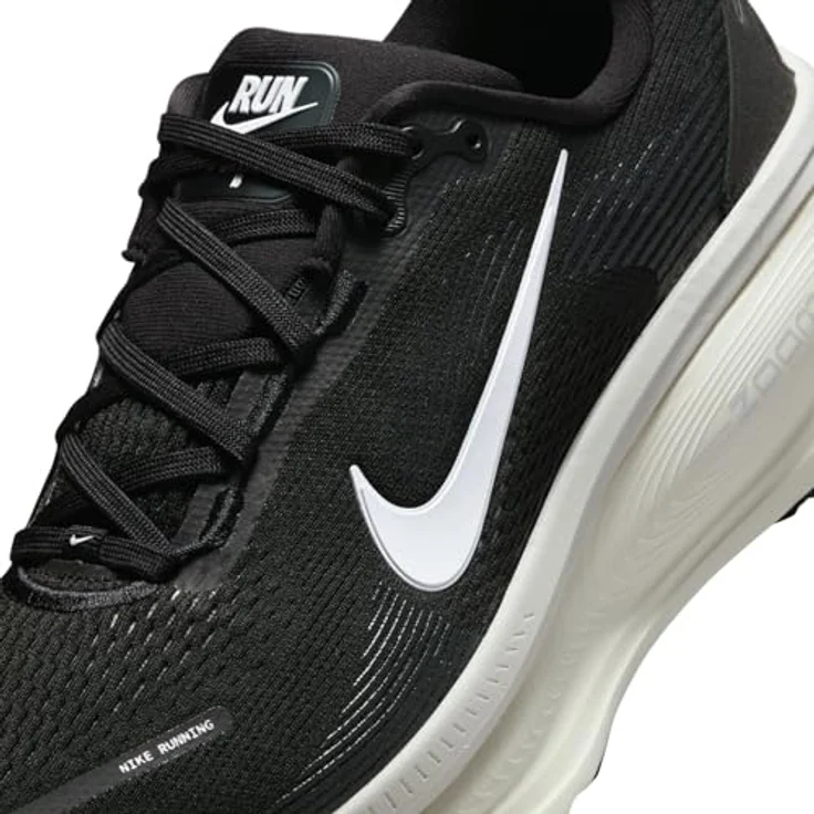 Nike Vomero 18, Laufschuhe in Black Coconut Milk, Light Iron Ore und Summit White mit optimierter Dämpfung und Atmungsaktivität – Bild 8