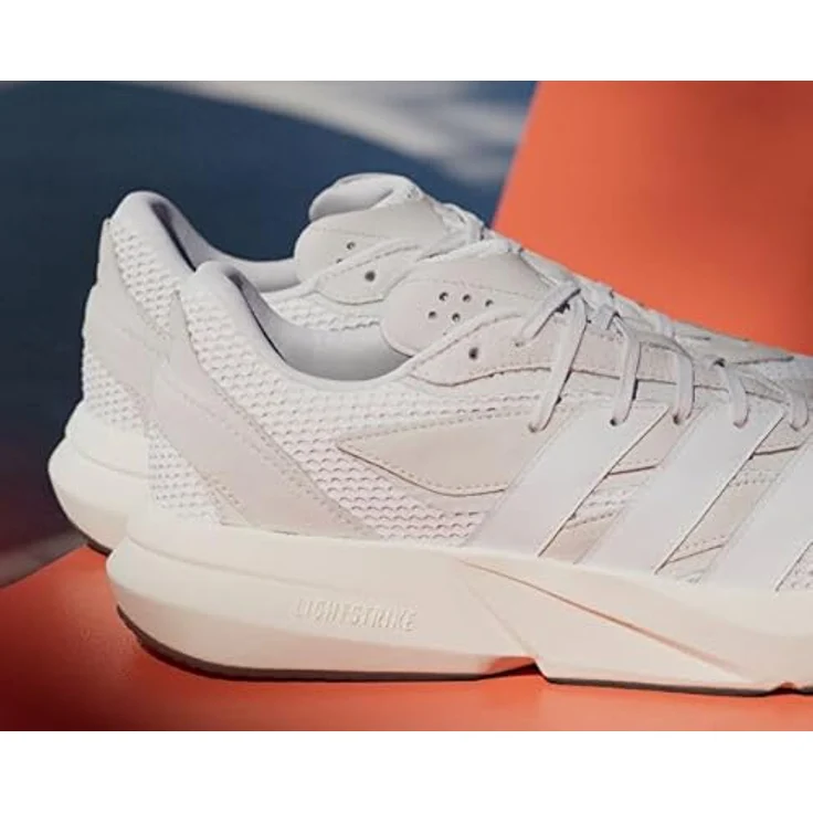 Adidas Lightblaze, Laufschuhe mit Lightstrike-Technologie und atmungsaktivem Obermaterial, Crywht/Ftwwht/Greone, Größe 42 – Bild 3
