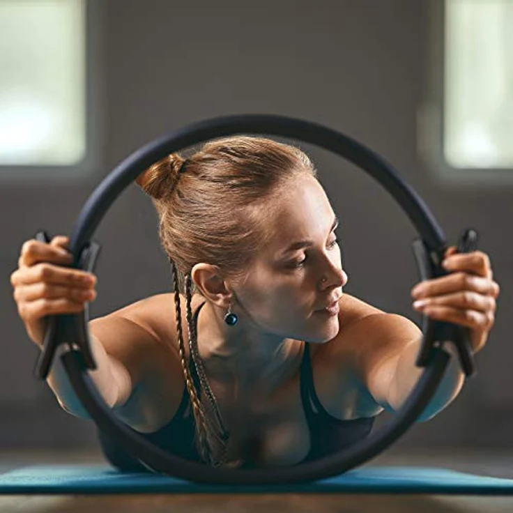 Bluefinity Pilates Ring mit Übungen, Doppelgriff, gepolstert, Widerstandsring Yoga, Fiberglas, Ring Ø 37 cm, schwarz – Bild 3