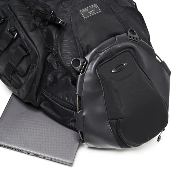 Oakley Herren Rucksack Kitchen Sink, vielseitiger Wanderrucksack mit gepolstertem Laptopfach für 43,2 cm (17 Zoll), Schwarz (Stealth Black) – Bild 5