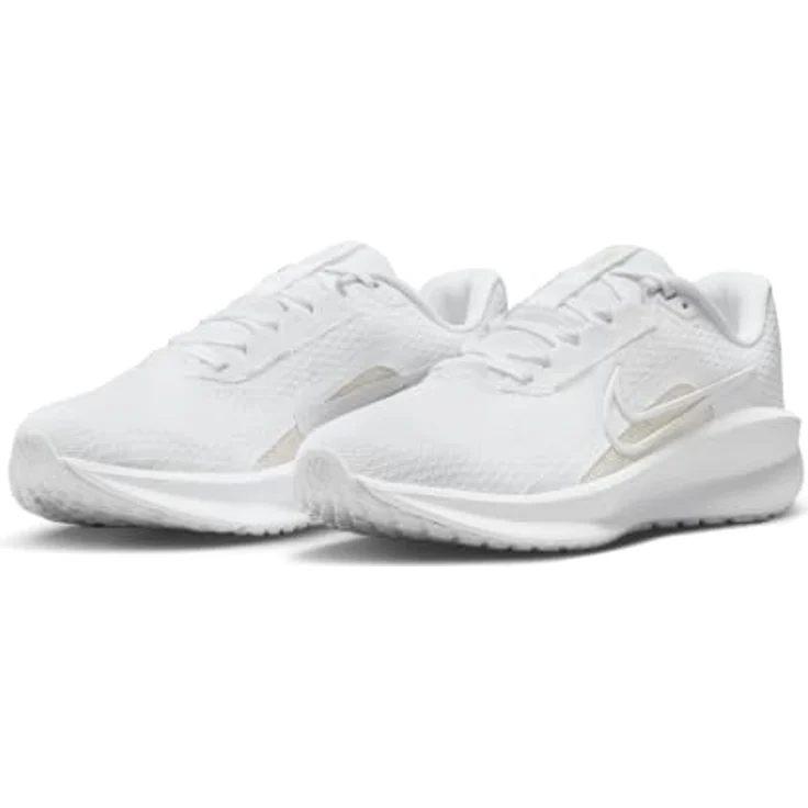 Nike Downshifter 13, Laufschuhe mit atmungsaktivem Obermaterial und nachhaltiger Dämpfung, Weiß – Bild 6