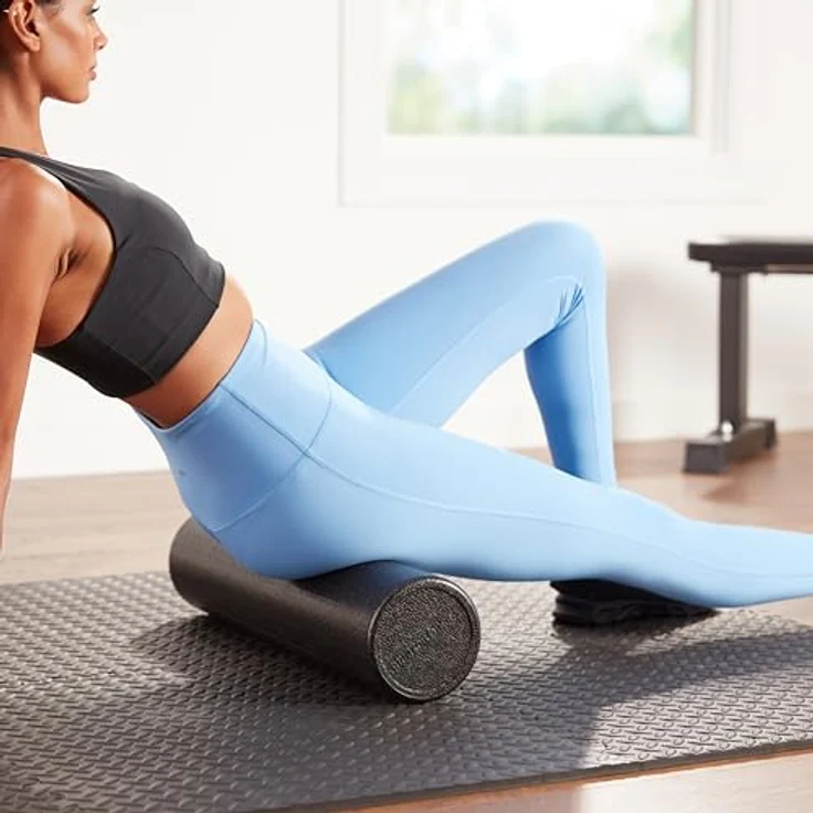 Amazon Basics Hochdichte Schaumstoffrolle, rund - 30 cm, schwarz, ideal für Balance- und Krafttraining, leicht zu reinigen und zu transportieren – Bild 5
