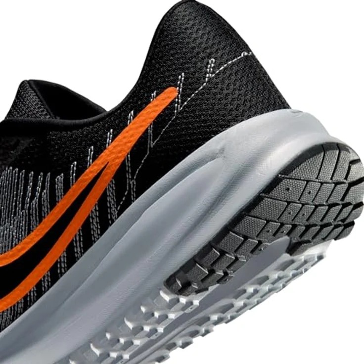Nike Run Defy Herren Laufschuhe, atmungsaktiv mit flexibler Dämpfung und trittsicherer Gummisohle, schwarz – Bild 8
