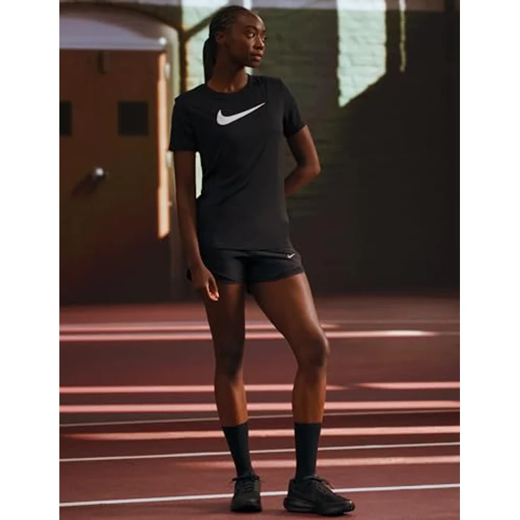 Nike Revolution 8 Laufschuhe Damen, Dämpfung für angenehmes Laufen, atmungsaktives Obermaterial, Gummi-Sohle für besseren Grip, schwarz – Bild 3