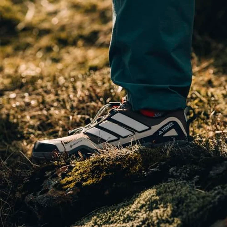 adidas TERREX SKYCHASER GTX Ws Wanderschuh, wasserdicht mit GORE-TEX, Lightstrike Dämpfung, Earth/Grey/Aqua, Größe 40.5 – Bild 2