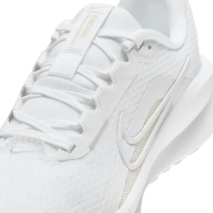 Nike Downshifter 13, Laufschuhe mit atmungsaktivem Obermaterial und nachhaltiger Dämpfung, Weiß – Bild 7