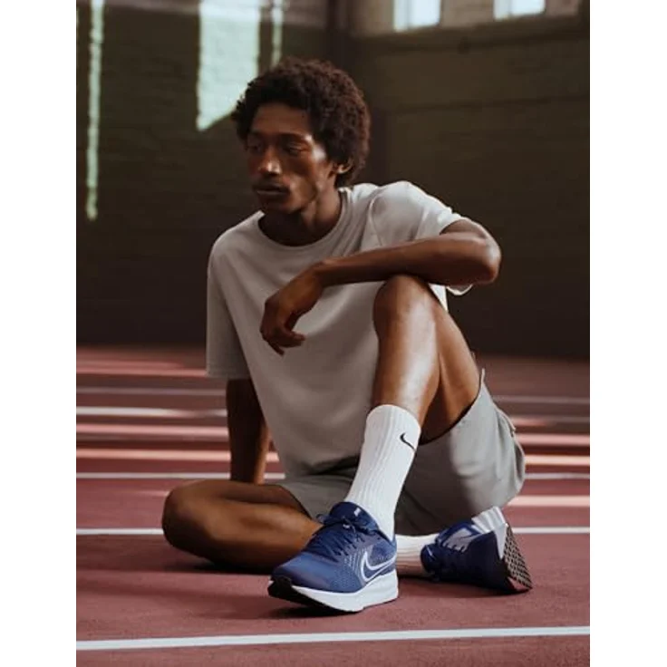 Nike Run Defy, Laufschuhe für Herren, atmungsaktives Mesh-Obermaterial, weiche Mittelsohle, robuste Außensohle mit Traktion – Bild 2