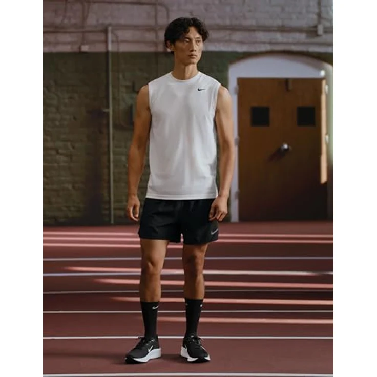 Nike Quest 6 FD6033001, Laufschuhe mit atmungsaktivem Synthetik-Obermaterial und Gummisohle für optimale Traktion, schwarz – Bild 3