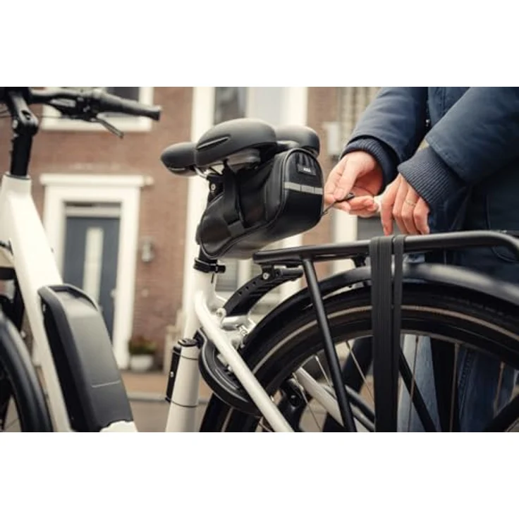 AXA Velotasche Satteltasche für Fahrräder, praktische Fahradtasche schwarz – Bild 6