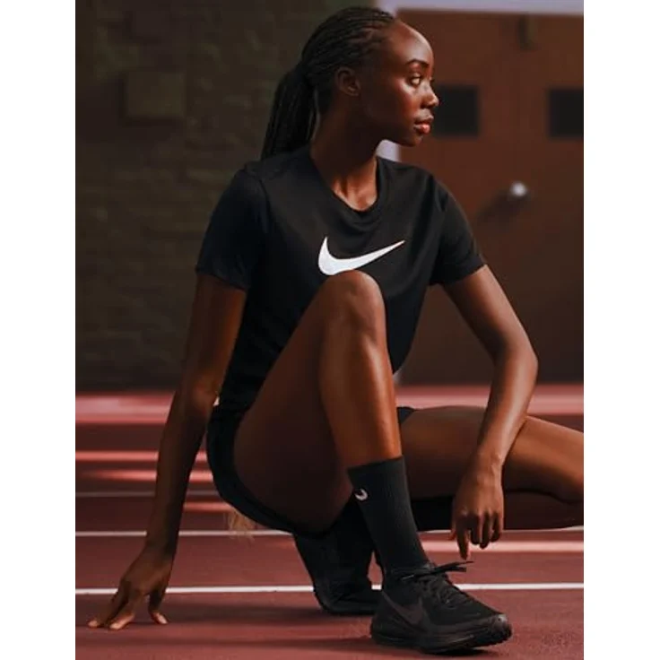 Nike Revolution 8 Laufschuhe Damen, Dämpfung für angenehmes Laufen, atmungsaktives Obermaterial, Gummi-Sohle für besseren Grip, schwarz – Bild 2