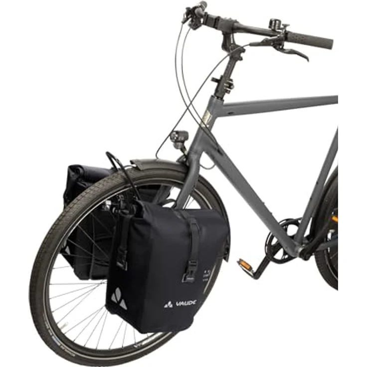 Vaude Velotasche, 28 l Gepäckträgertasche mit wasserdichtem Wickelverschluss, QMR 2.0 Befestigungssystem und Reflexlogo, schwarz – Bild 6