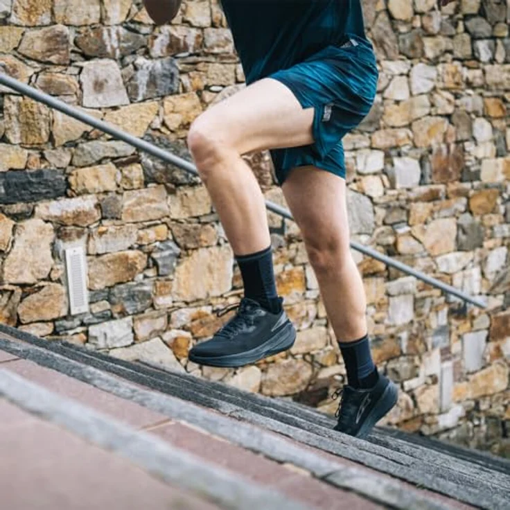 Altra Olympus 6, Trailrunningschuhe mit maximaler Dämpfung, Vibram® Megagrip-Außensohle, atemfähiges Mesh-Obermaterial – Bild 2