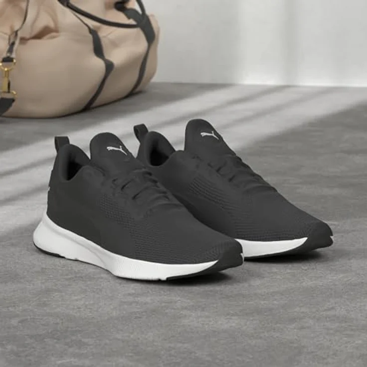 PUMA Flyer Runner, Laufschuhe für Herren in puma black-puma white, Schnürschuhe mit hochwertigem Textilmaterial, Größe 40.5 – Bild 2