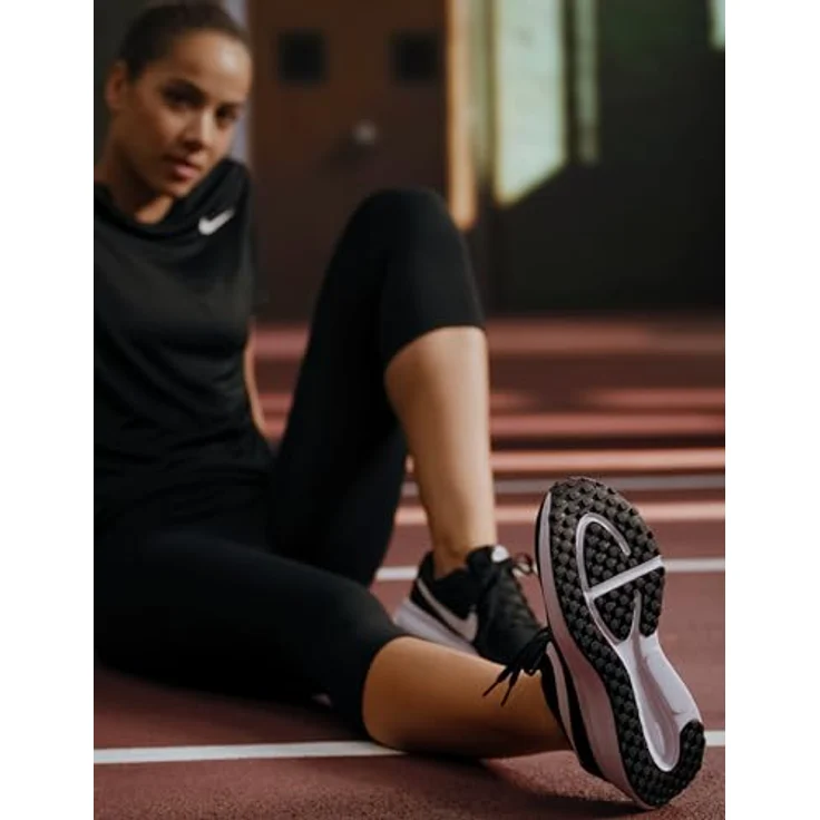 Nike Damen Laufschuhe Revolution 8 HJ8485, atmungsaktiv mit weicher Dämpfung und flexiblem Tragekomfort – Bild 3