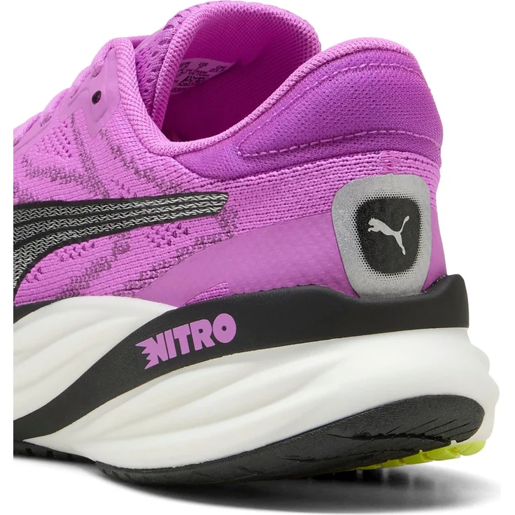 PUMA MAGNIFY NITRO 2 Wns, Laufschuh mit NITROFOAM™ Dämpfung, PUMAGRIP-Sohle, pink