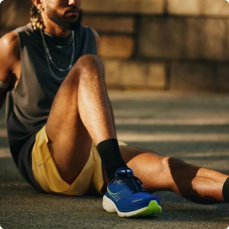Saucony Hurricane 25, Laufschuhe Herren mit maximaler Dämpfung und stabiler Basis für Überpronation, leicht und komfortabel – Bild 2