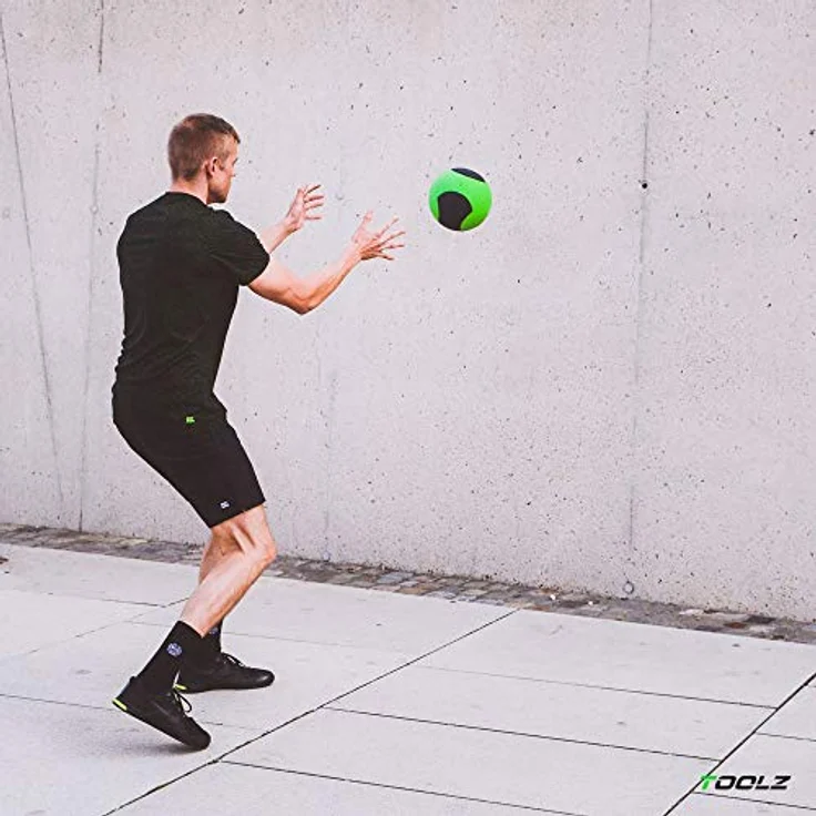 TOOLZ 4 Kg Medizinball für effektives Krafttraining - Medicine Ball für das Schnellkraft-, Explosivkraft- und Kraftausdauertraining – Bild 4