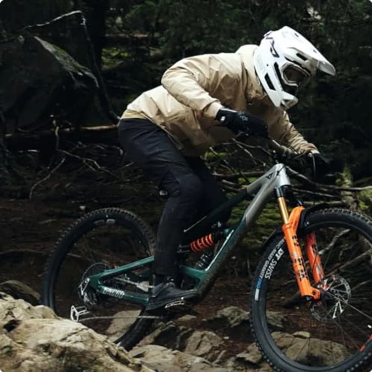 ABUS Downhill Helm HiDrop, Fullface Helm mit ABS-Außenschale, ASTM-er Sicherheit, für Downhill, Enduro und Bikepark, Weiß, Größe L – Bild 5
