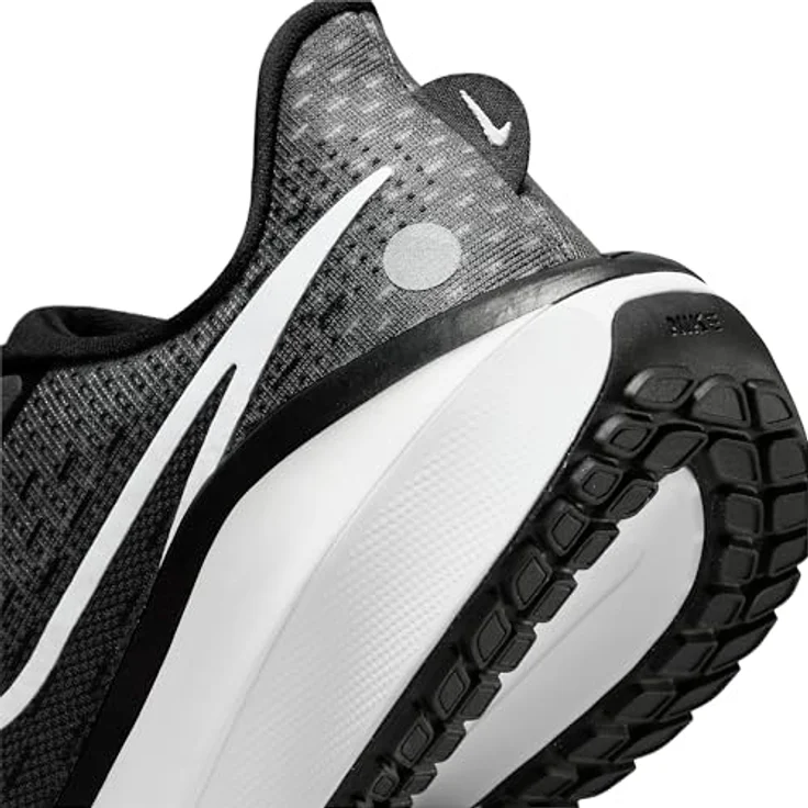 Nike Vomero 17 Damen Laufschuh, schwarz, Größe 10, isolierend und wasserabweisend – Bild 8