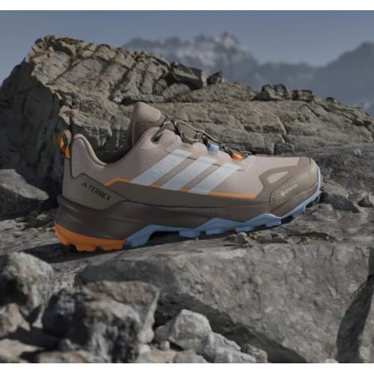 Adidas Terrex Skychaser AX5 GTX, Damen Wanderhalbschuh mit GORE-TEX Membran, taupe/off white/glow blue, Größe 38 – Bild 2