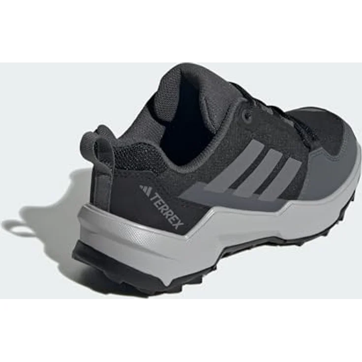 adidas TERREX AX4R, Wanderschuh für Kinder mit dämpfender Zwischensohle und griffiger Traxion Außensohle, aus 20% recycelten Materialien – Bild 7
