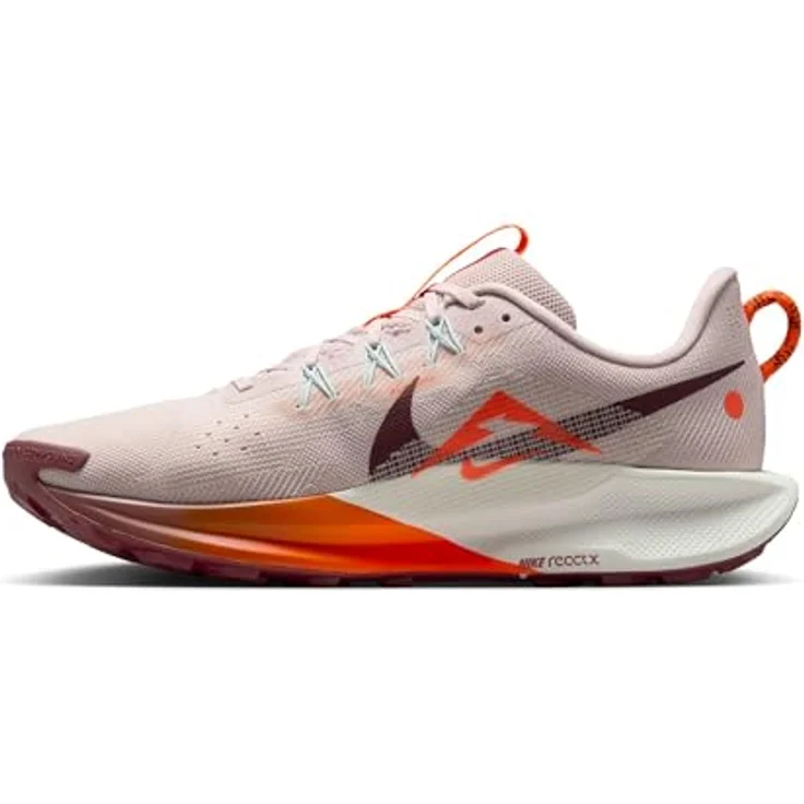 Nike React Pegasus Trail 5, Laufschuh mit ReactX-Schaumstoff, Silt Red / Hyper Crimson / Sail / Dark Team Red, EU 42 – Bild 11