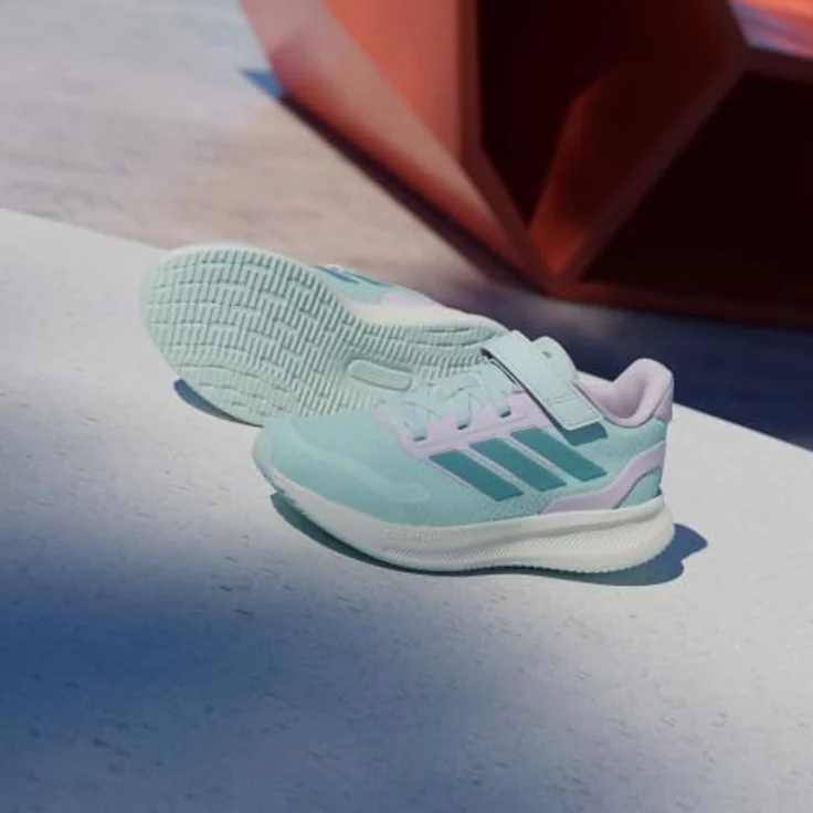 adidas Runfalcon 5 Laufschuhe für Kinder, mit Cloudfoam Dämpfung und elastischen Schnürsenkeln, recycelte Materialien – Bild 3