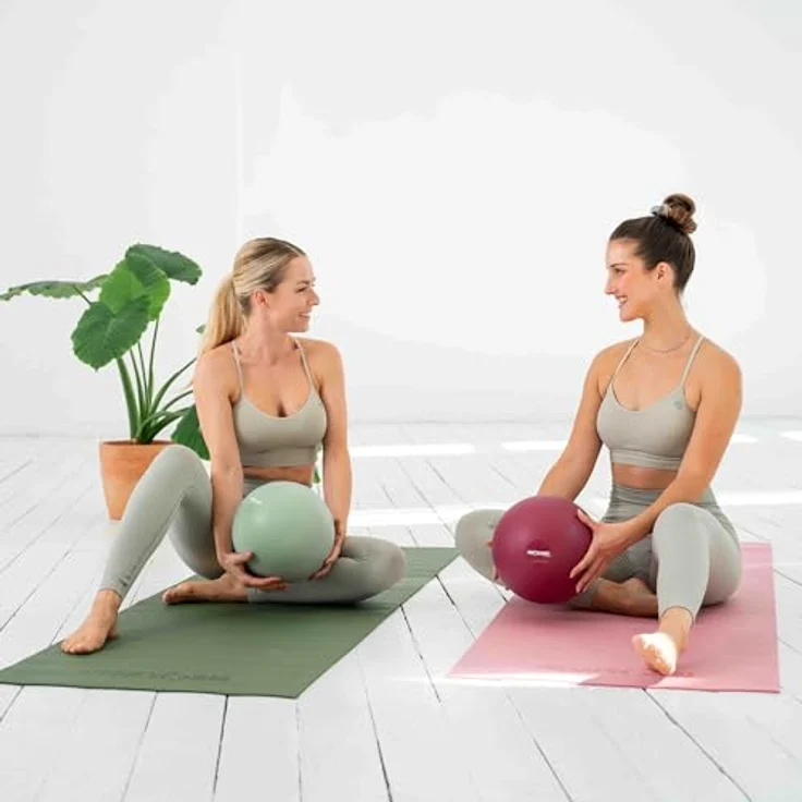 NEOLYMP Pilatesball 20 cm, rutschfester Mini Gymnastikball aus Silikon mit Pumpe für Core-Training, Balance, Yoga und Pilates (Matcha) – Bild 3