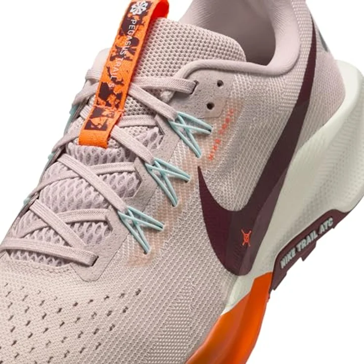 Nike React Pegasus Trail 5, Laufschuh mit ReactX-Schaumstoff, Silt Red / Hyper Crimson / Sail / Dark Team Red, EU 42 – Bild 7