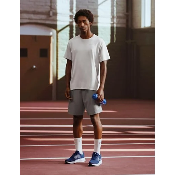 Nike Run Defy, Laufschuhe für Herren, atmungsaktives Mesh-Obermaterial, weiche Mittelsohle, robuste Außensohle mit Traktion – Bild 3
