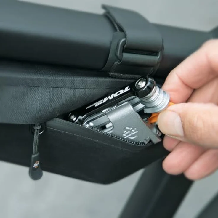 SKS Race Frame Bag, wasserdichte Rahmentasche mit 0,67 l Volumen und reflektierenden Elementen – Bild 8