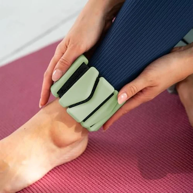 NEOLYMP Pilates Gewichtsmanschetten 2er Set, 2 x 0,5 kg Ankle Weights aus Silikon, verstellbar, schweiß- & wasserabweisend, Farbe Matcha – Bild 5