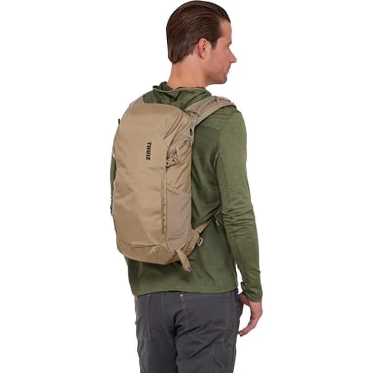 Thule Unisex Wanderrucksack, mit Air-Mesh Rückenteil, Befestigungsschlaufen für Trekkingstöcke und integriertem Trinkschlauch-System – Bild 3